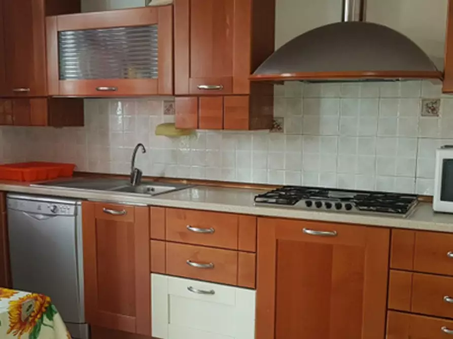 Immagine 2 di Camera in affitto  in Via Celeste Negarville a Torino