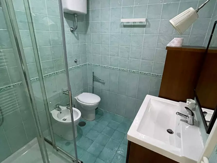 Immagine 8 di Camera in affitto  in Via Luigi Settembrini a Napoli