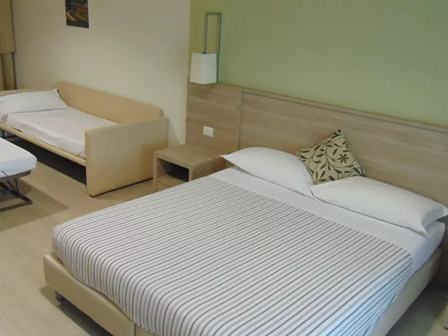 Immagine 7 di Camera in affitto  in Via Torino a Ala Di Stura