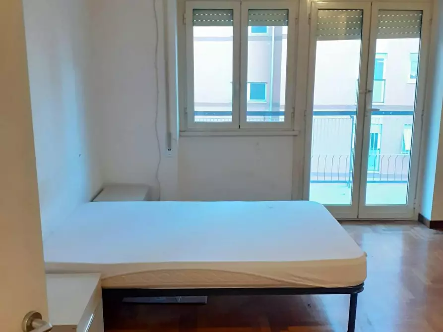 Immagine 5 di Camera in affitto  in Via Latisana a Roma