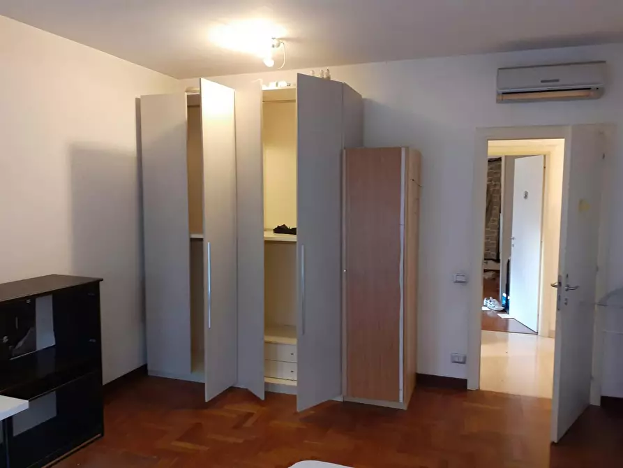 Immagine 4 di Camera in affitto  in Via Latisana a Roma