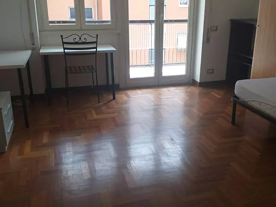 Immagine 3 di Camera in affitto  in Via Latisana a Roma
