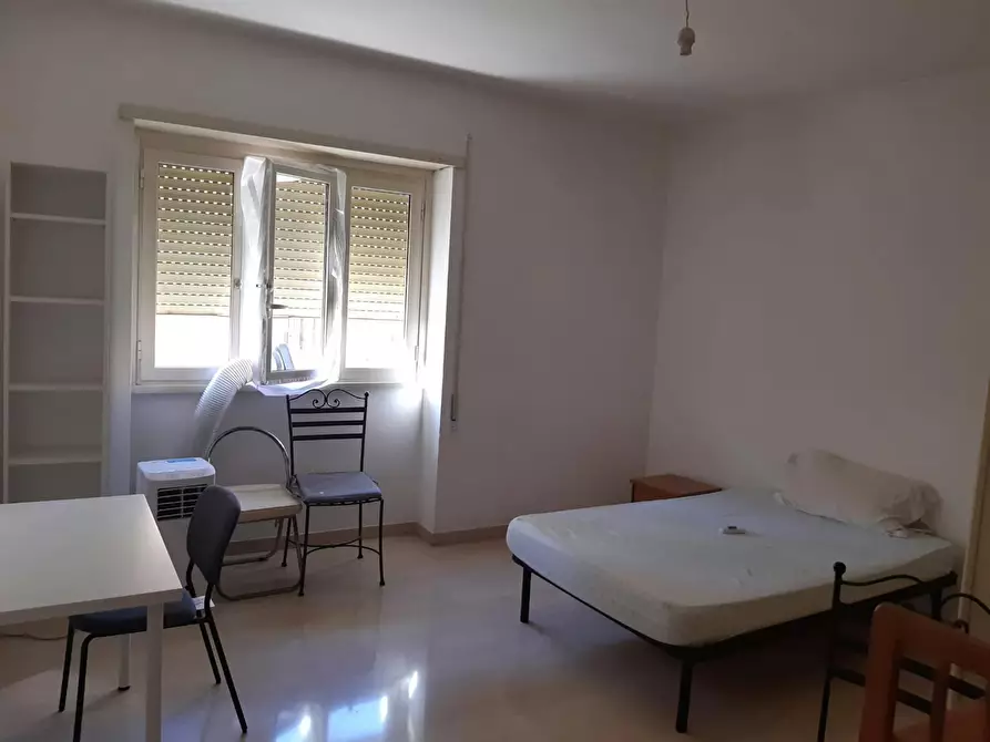 Immagine 5 di Camera in affitto  in Via Latisana a Roma