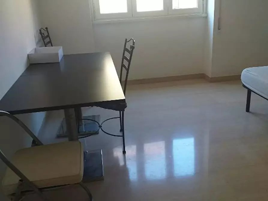 Immagine 6 di Camera in affitto  in Via Latisana a Roma