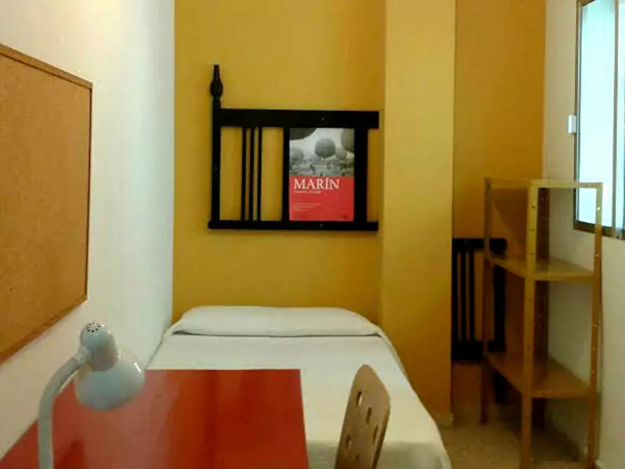 Immagine 1 di Camera in affitto  in Calle Padre Manjón a Sevilla