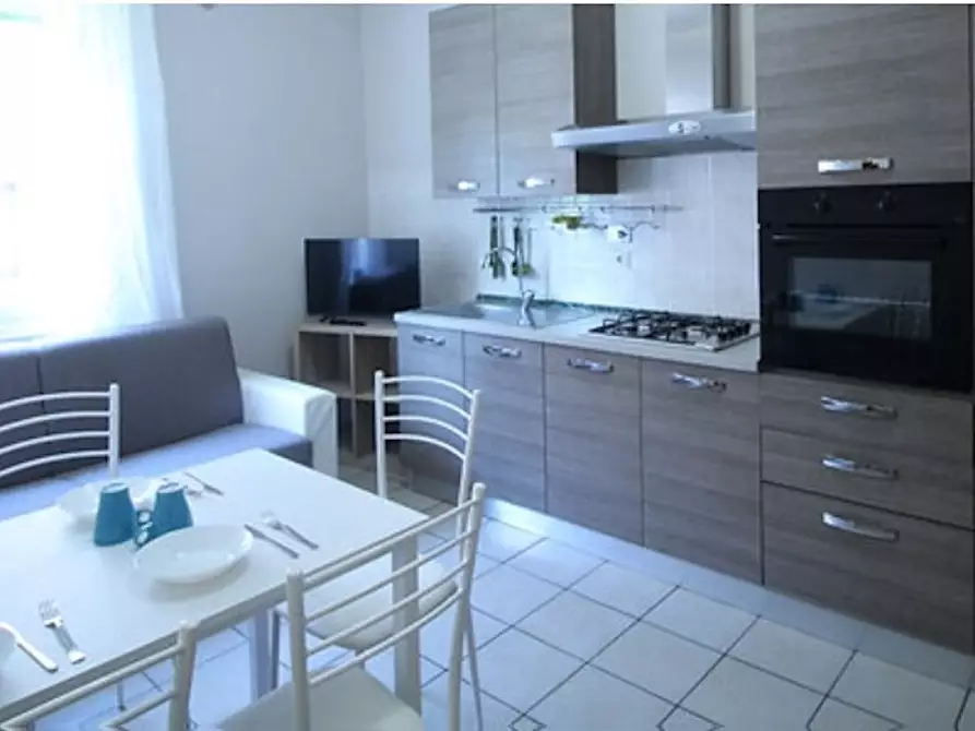 Immagine 5 di Appartamento in affitto  in Via Leopoldo Micucci a Roma