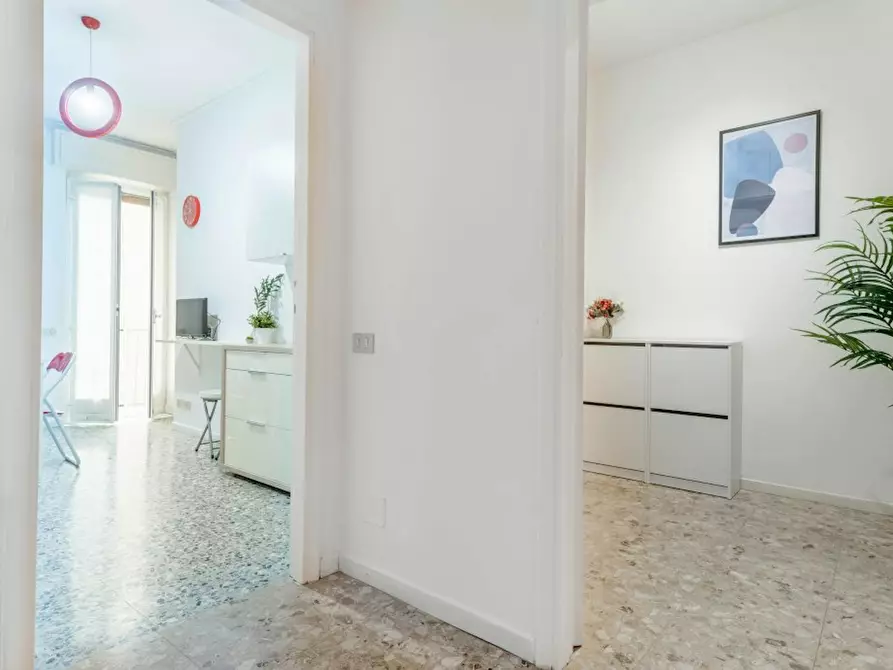 Immagine 2 di Camera in affitto  in Viale Teodorico a Milano