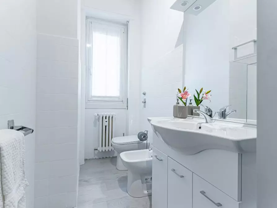 Immagine 9 di Camera in affitto  in Viale Teodorico a Milano