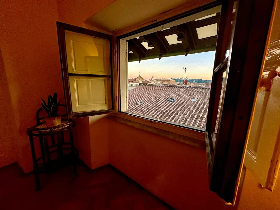 Immagine 10 di Appartamento in affitto  in Via dei Banchi a Firenze