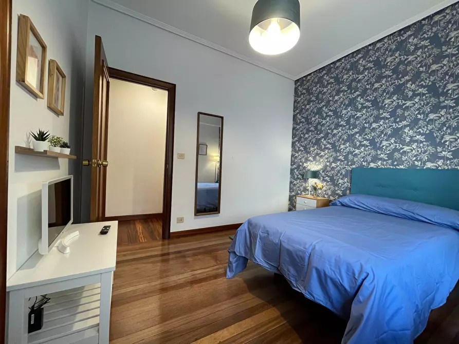 Immagine 2 di Camera in affitto  in Campo Volantin pasealekua a Bilbao