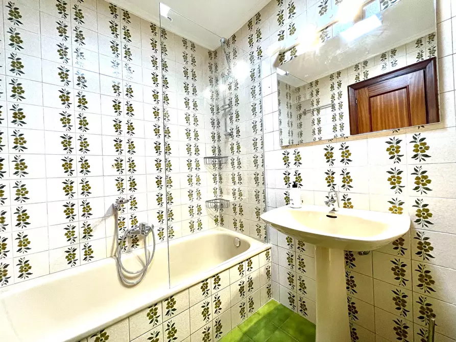 Immagine 10 di Camera in affitto  in Campo Volantin pasealekua a Bilbao