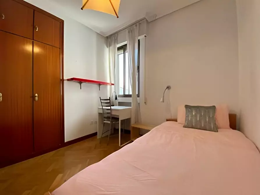 Immagine 4 di Camera in affitto  in Calle de Áncora a Madrid