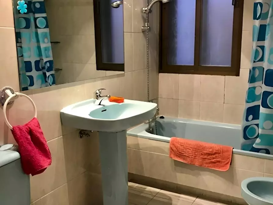 Immagine 10 di Camera in affitto  in Calle de Áncora a Madrid