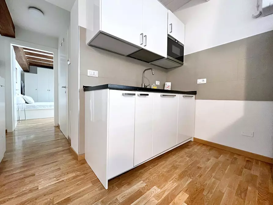 Immagine 4 di Appartamento in affitto  in Via Santo Stefano a Bologna