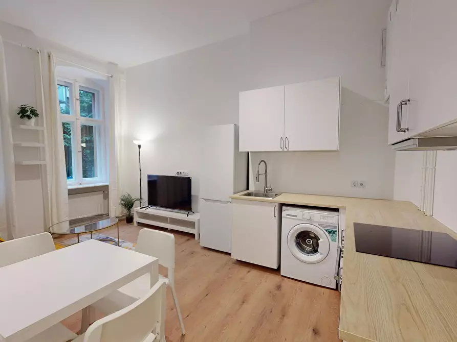 Immagine 3 di Appartamento in affitto  in Kaiserin-Augusta-Allee a Berlin