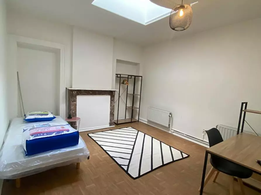Immagine 10 di Camera condivisa in affitto  in Rue de la Régence a Charleroi