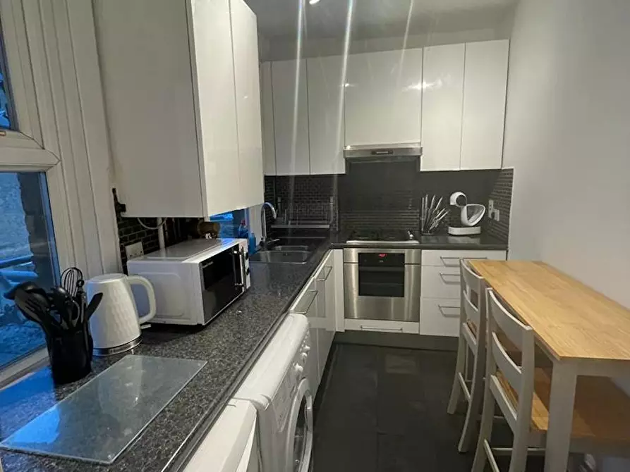 Immagine 4 di Appartamento in affitto  in Tower Bridge Road a Camberwell