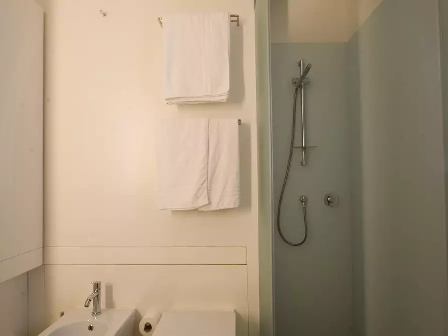 Immagine 4 di Appartamento in affitto  in Via Mascarella a Bologna