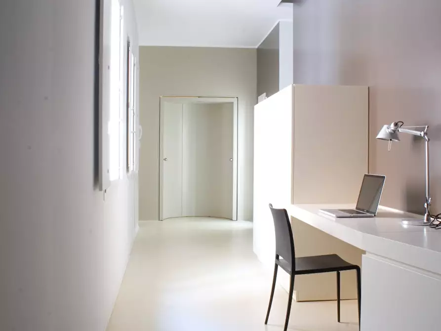 Immagine 2 di Appartamento in affitto  in Via Mascarella a Bologna