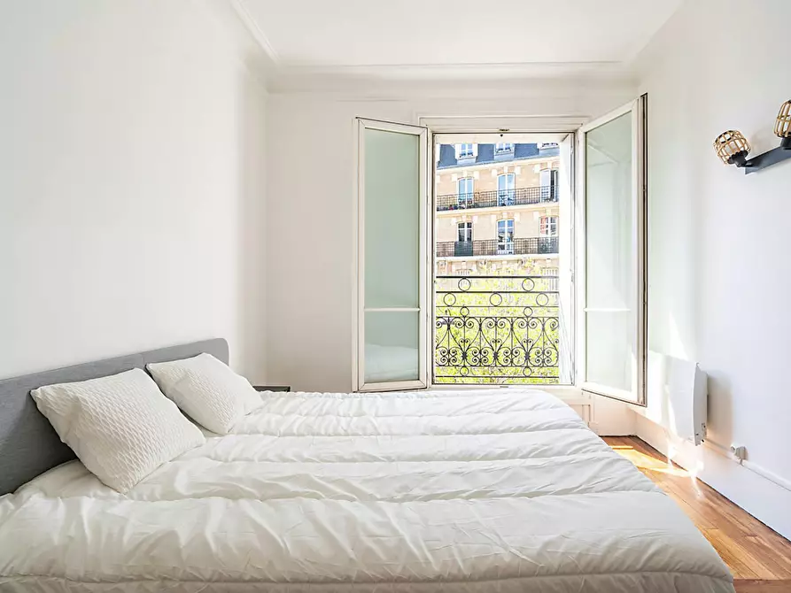 Immagine 2 di Appartamento in affitto  in Rue Philippe de Girard a Paris 18
