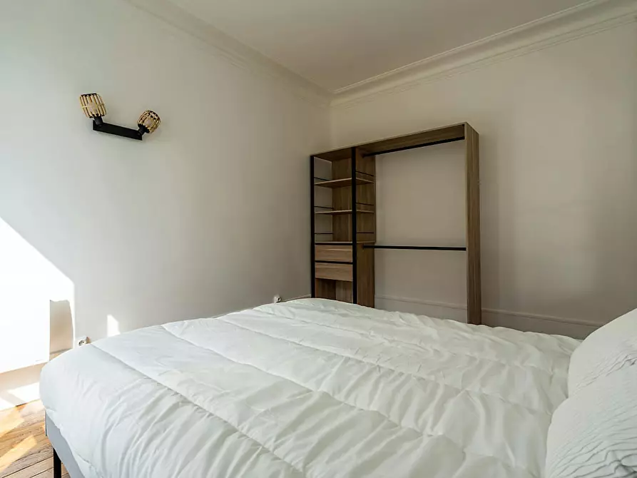 Immagine 5 di Appartamento in affitto  in Rue Philippe de Girard a Paris 18
