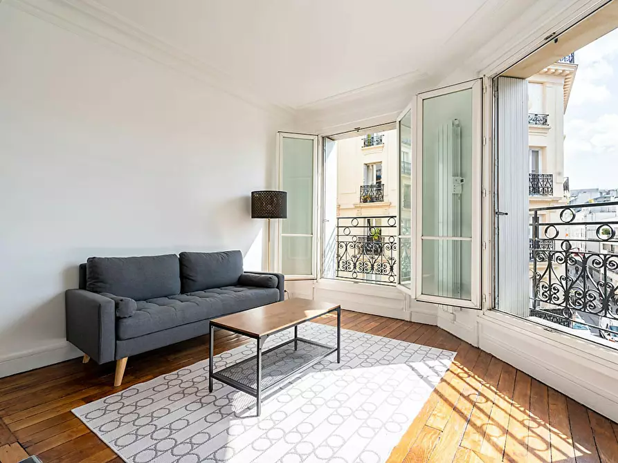 Immagine 9 di Appartamento in affitto  in Rue Philippe de Girard a Paris 18