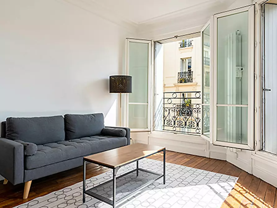 Immagine 10 di Appartamento in affitto  in Rue Philippe de Girard a Paris 18