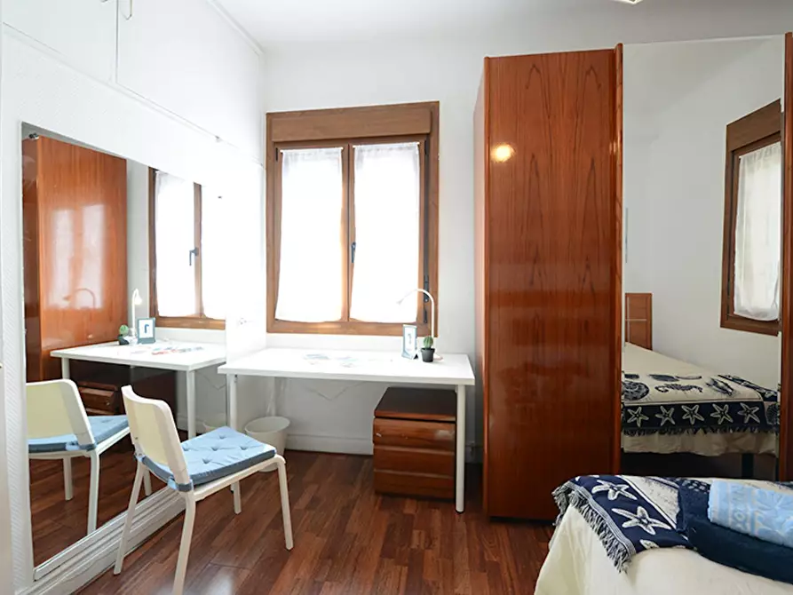 Immagine 4 di Camera in affitto  in Zabalbide kalea a Bilbao