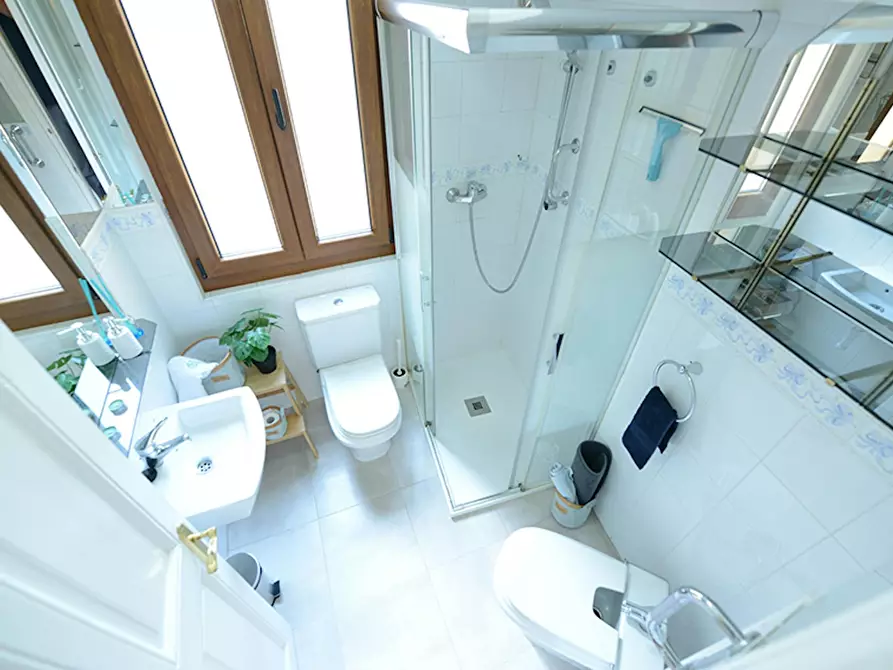 Immagine 10 di Camera in affitto  in Zabalbide kalea a Bilbao