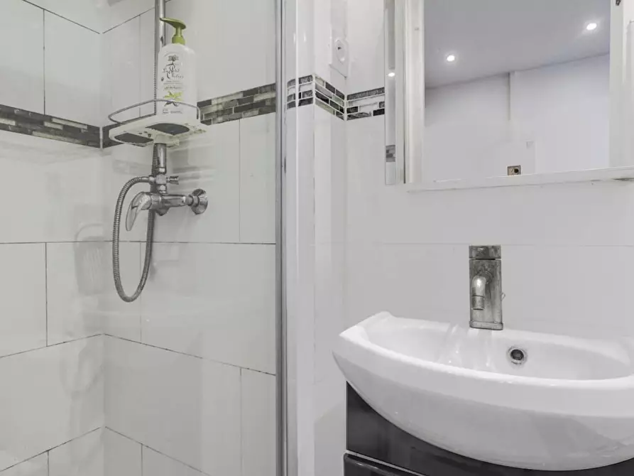 Immagine 8 di Appartamento in affitto  in Rue Boileau a Paris 16