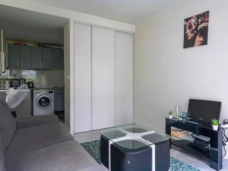 Immagine 4 di Appartamento in affitto  in Rue Boileau a Paris 16