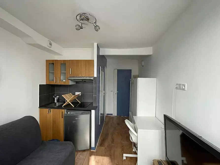 Immagine 1 di Appartamento in affitto  in Rue de Saussure a Paris 17