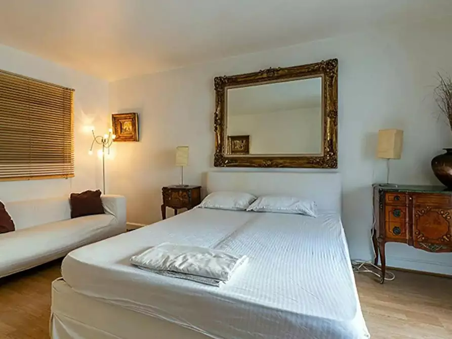 Immagine 4 di Appartamento in affitto  in Avenue Marceau a Paris 08