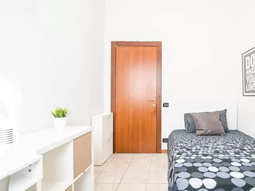Immagine 2 di Camera in affitto  in Via Tiziano Aspetti a Padova