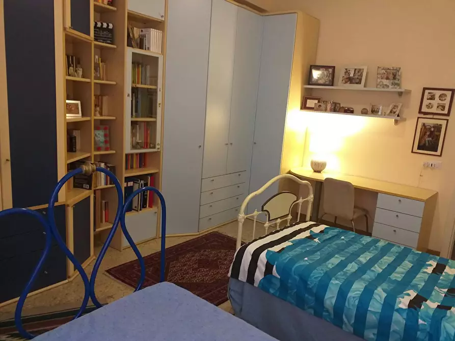 Immagine 1 di Camera in affitto  in Circonvallazione Appia a Roma