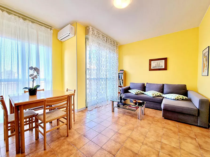 Immagine 2 di Casa indipendente in affitto  in Via Luigi Chiarelli a Milano