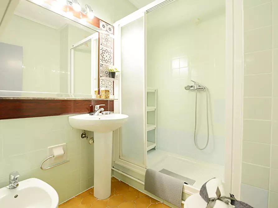 Immagine 10 di Camera in affitto  in Calle Pintores Zubiaurre a Bilbao