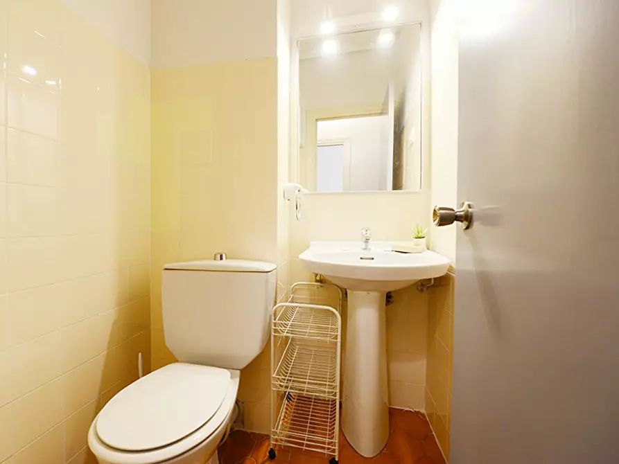 Immagine 8 di Camera in affitto  in Calle Pintores Zubiaurre a Bilbao