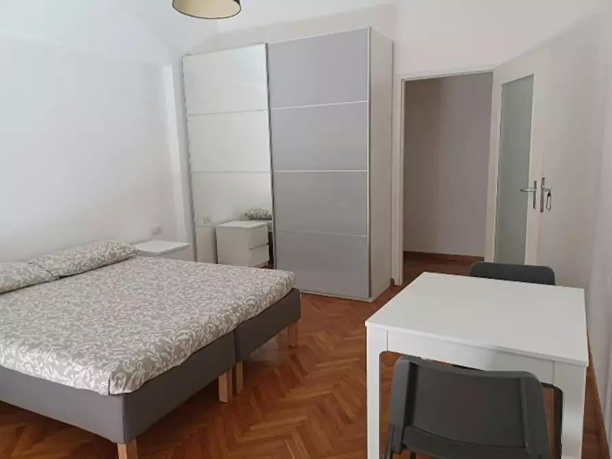 Immagine 2 di Camera in affitto  in Via Alfredo Oriani a Milano