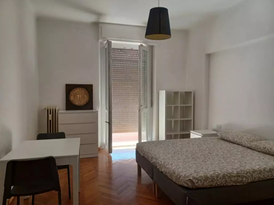 Immagine 4 di Camera in affitto  in Via Alfredo Oriani a Milano