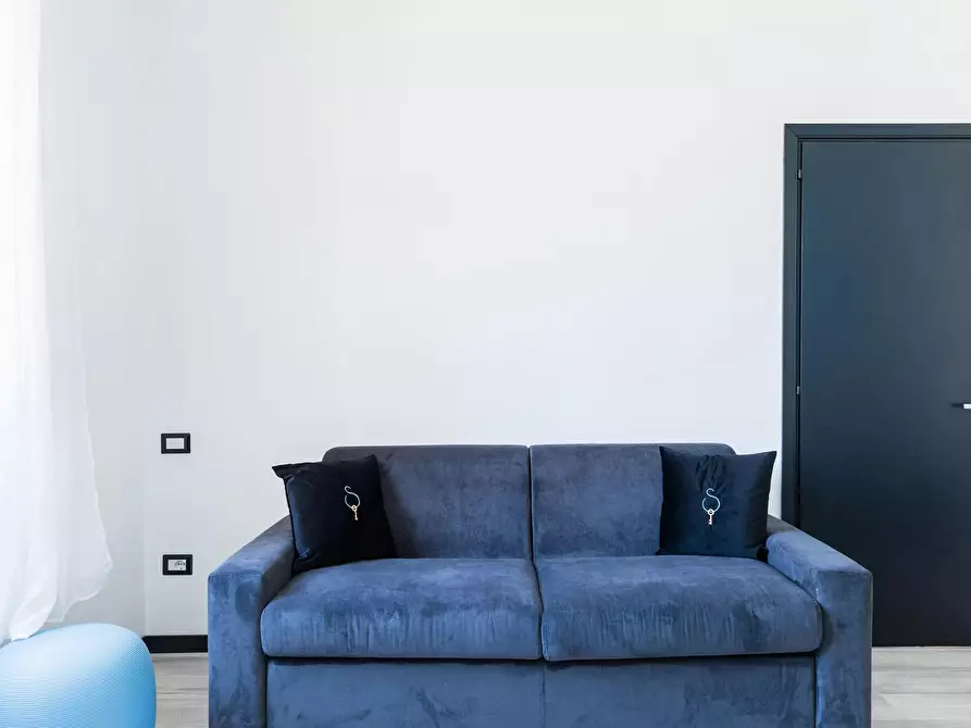 Immagine 7 di Appartamento in affitto  in Via Modena a Roma