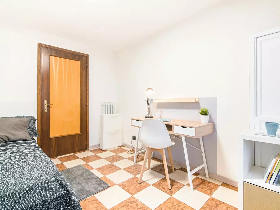 Immagine 3 di Camera in affitto  in Via Tiziano Aspetti a Padova