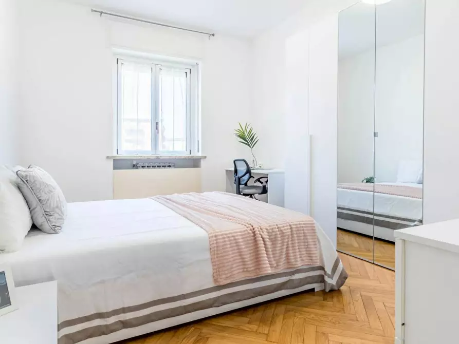 Immagine 3 di Camera in affitto  in Via Intra a Milano