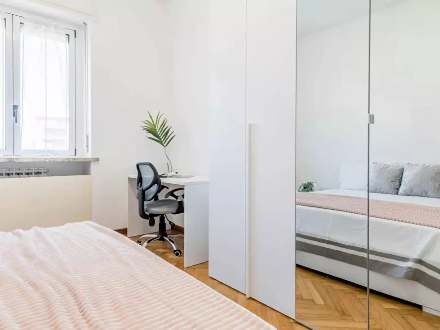 Immagine 5 di Camera in affitto  in Via Intra a Milano