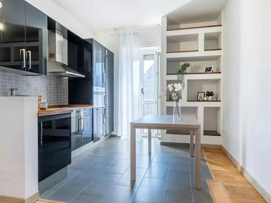 Immagine 7 di Camera in affitto  in Via Intra a Milano