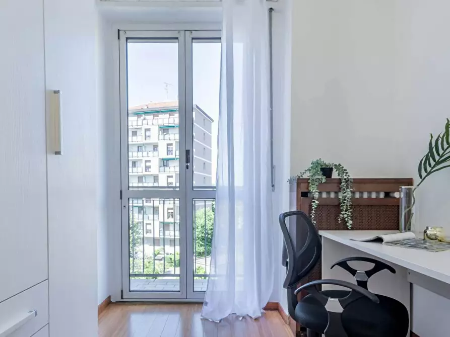 Immagine 3 di Camera in affitto  in Via Intra a Milano