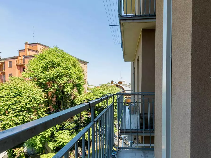Immagine 4 di Camera in affitto  in Via Intra a Milano