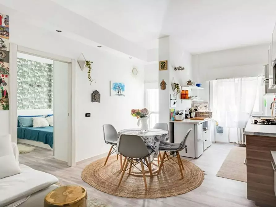 Immagine 1 di Appartamento in affitto  in Via Ebro a Milano