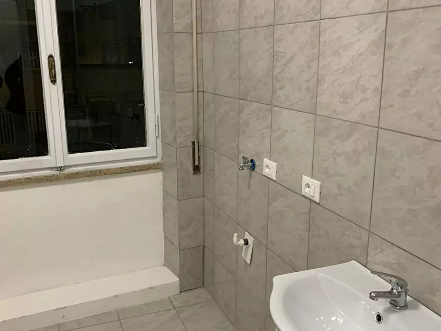 Immagine 6 di Camera in affitto  in Via Calpurnio Pisone a Roma