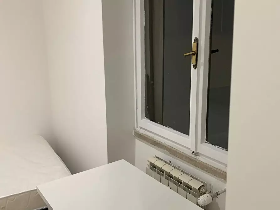 Immagine 1 di Camera in affitto  in Via Calpurnio Pisone a Roma